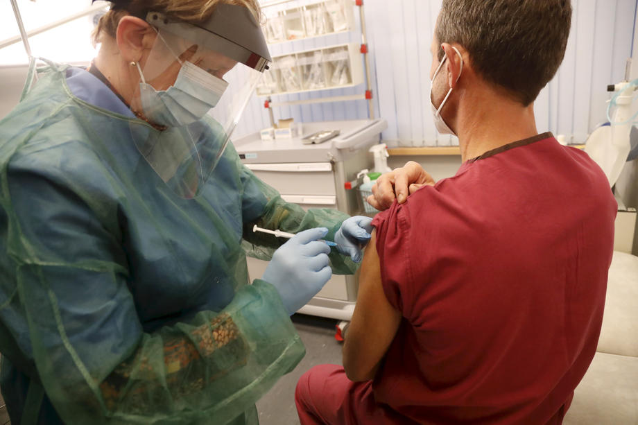 Letonija - vakcinacija ili suspenzija