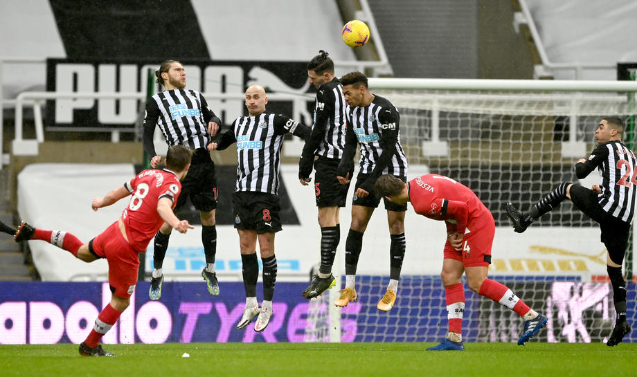 Newcastle sa desetoricom pobijedio Southampton, remi Burnleya