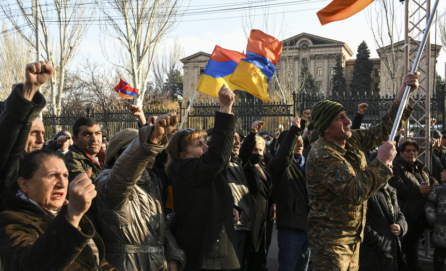 Armenska policija hapsi demonstrante na nasilnim protestima