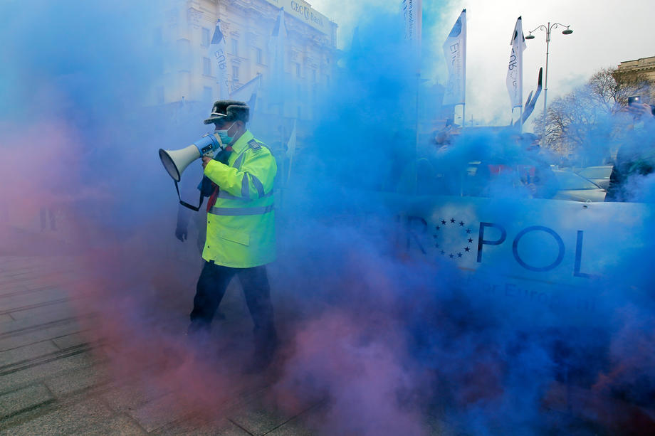 Rumunska policija protestovala zbog smanjenja primanja i loših uslova