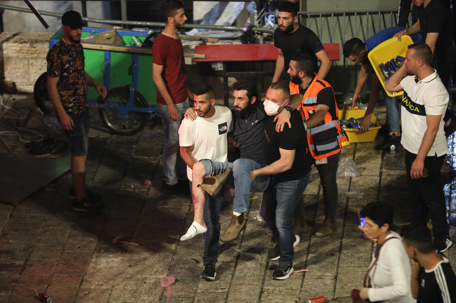 Desetine Palestinaca povrijeđene ispred Al-Akse u Jerusalemu