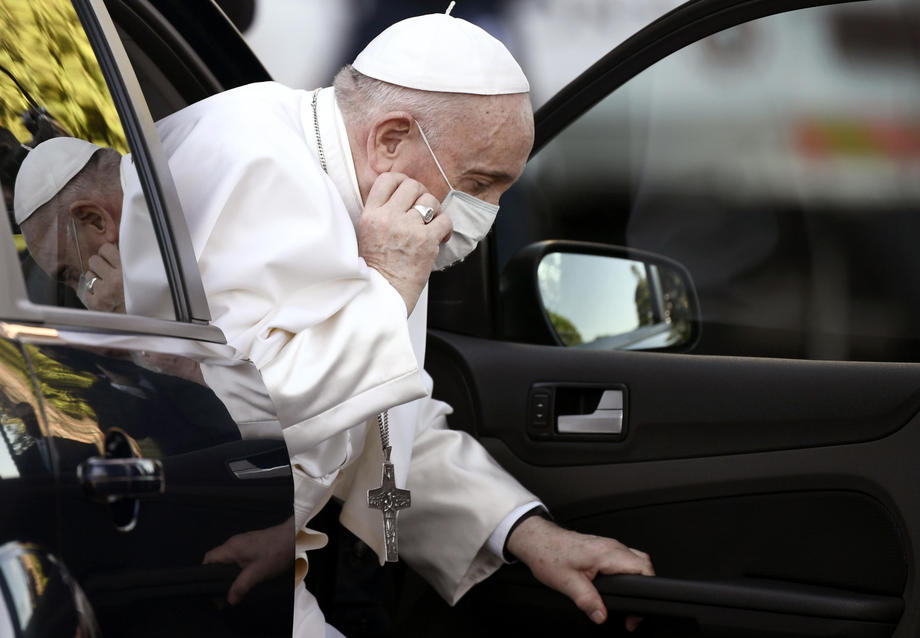 Papa Franjo: Kanađani trebaju pomirenje nakon otkrića posmrtnih ostataka djece