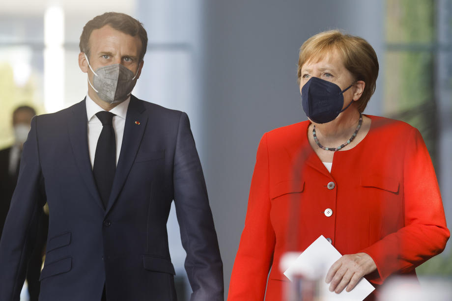 Merkel i Macron traže od čelnika EU ponovno pokretanje dijaloga s Rusijom