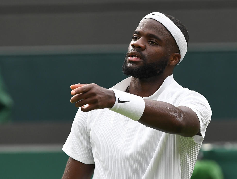 Tiafoe pobijedio Tsitsipasa na Wimbledonu, pobjede Muguruse i Keys