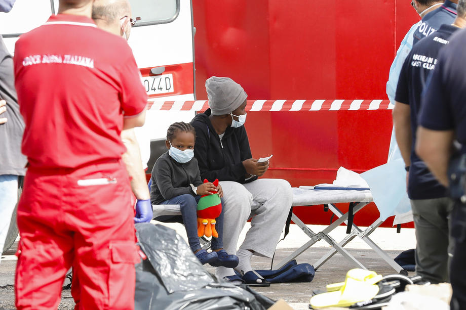 UN: Najmanje 35 migranata poginulo ili nestalo u prevrtanju čamca kod libijske obale