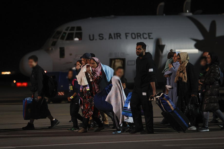 Na Kosovo pristigla prva grupa izbjeglica iz Afganistana