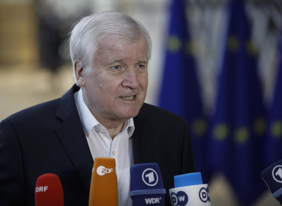 Seehofer: Nećemo prihvatiti migrante