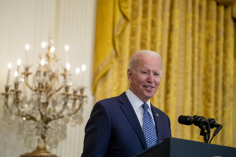 Biden pooštrio zahtjeve za vakcinaciju vladinih radnika