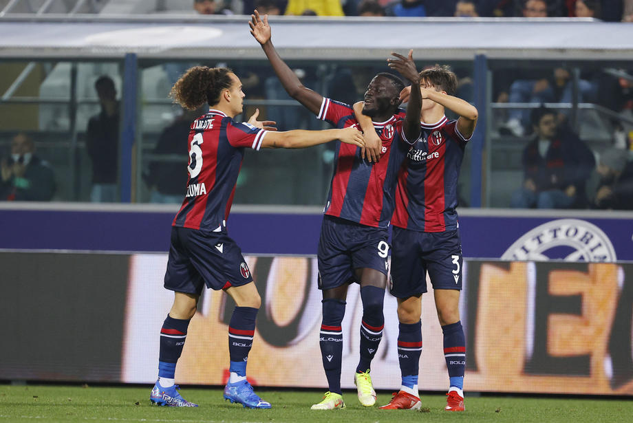 Fudbaleri Milana pobijedili Bolognu