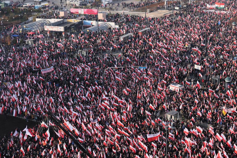 Hiljade ljudi na maršu nacionalista u Poljskoj