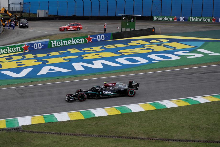Bottas pobijedio u sprint trci za pol poziciju u Brazilu