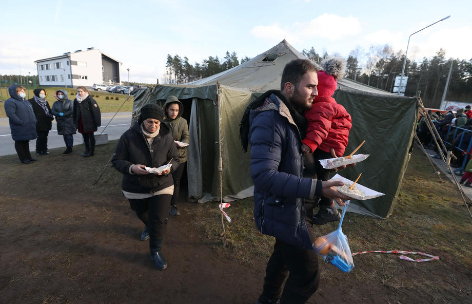 Poljska optužila Minsk da i dalje dovozi migrante