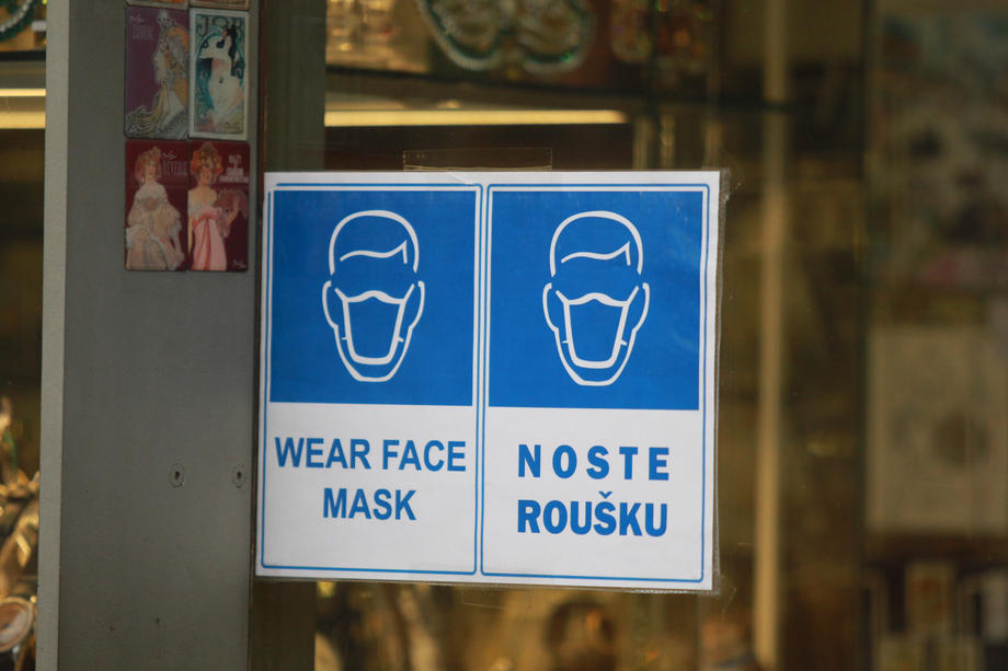 Češka: Moguća obavezna vakcinacija za starije od 60 godina