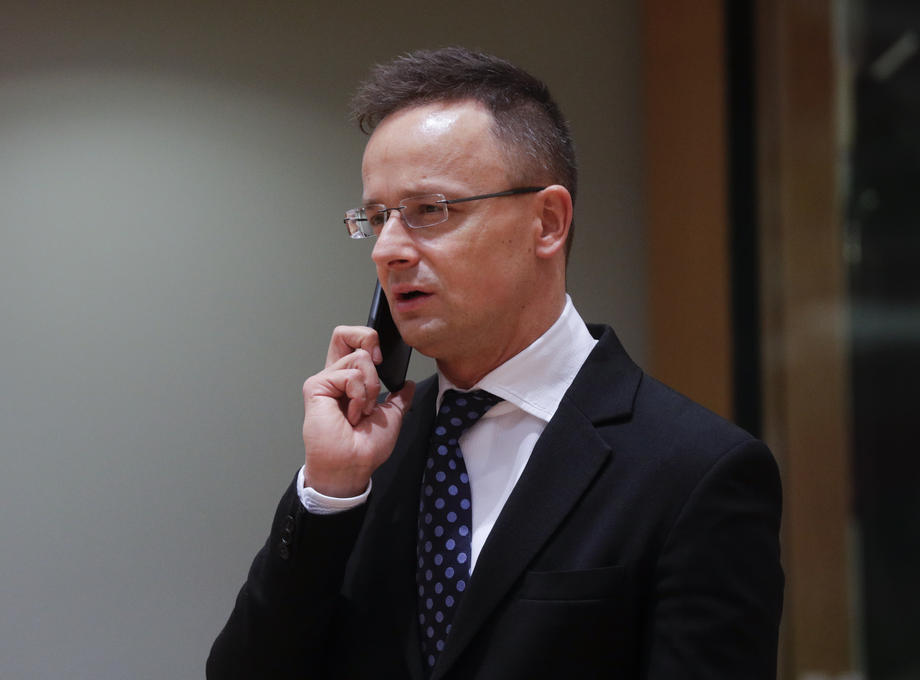 Szijjarto: Mađarska će staviti veto ako EU pokuša uvesti sankcije Dodiku