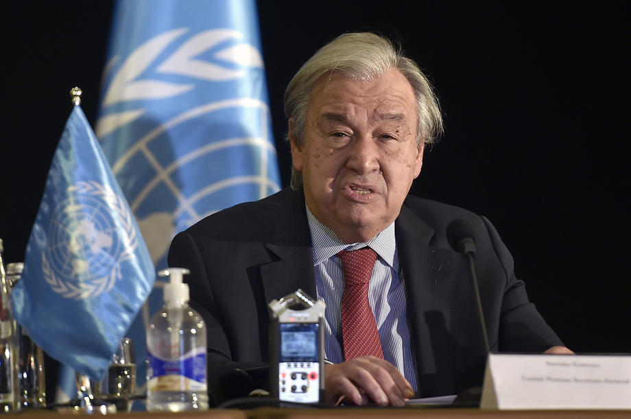 Guterres poziva na solidarnost: Svi da doprinesemo oporavku u 2022.