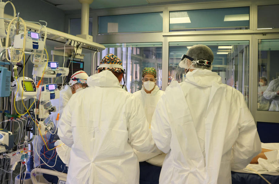 SAD: Rekordno visok broj hospitalizacija