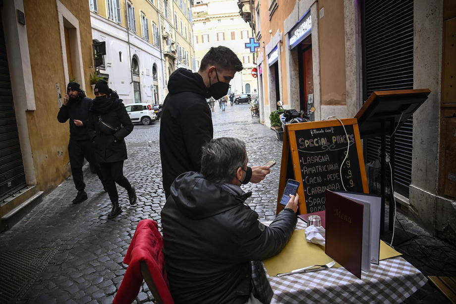 Niz novih ograničenja za nevakcinisane osobe