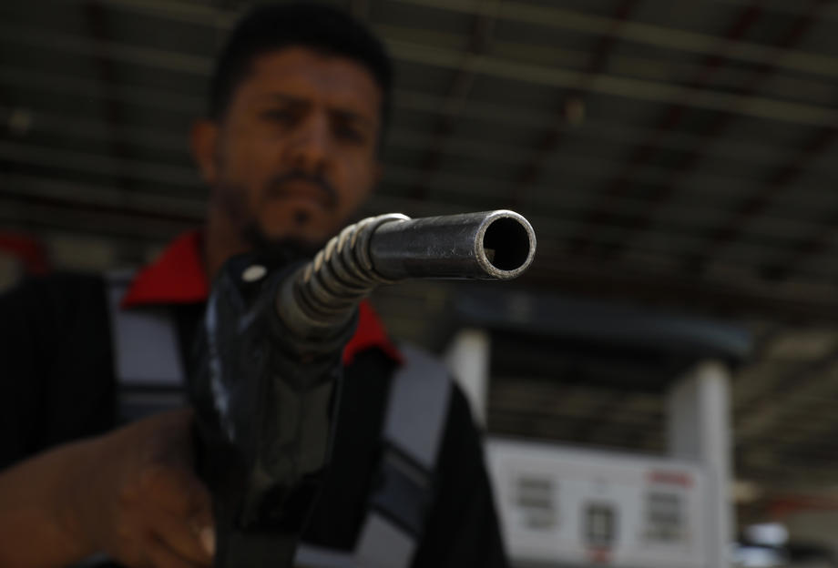 S. Arabija: Nećemo odgovarati za visoke cijene nafte nakon napada Husija na postrojenja