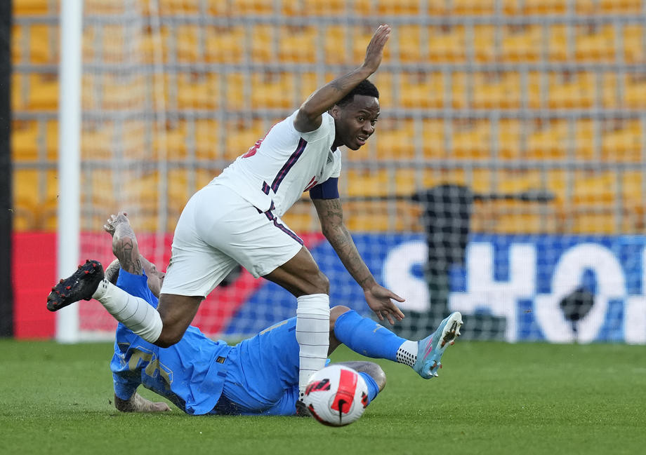 Chelsea koncentrisan na dovođenje Sterlinga i Raphinha