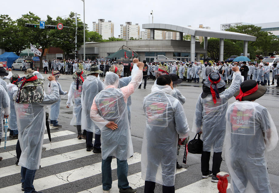 Kamiondžije u Južnoj Koreji okončali štrajk, postigli dogovor sa vladom