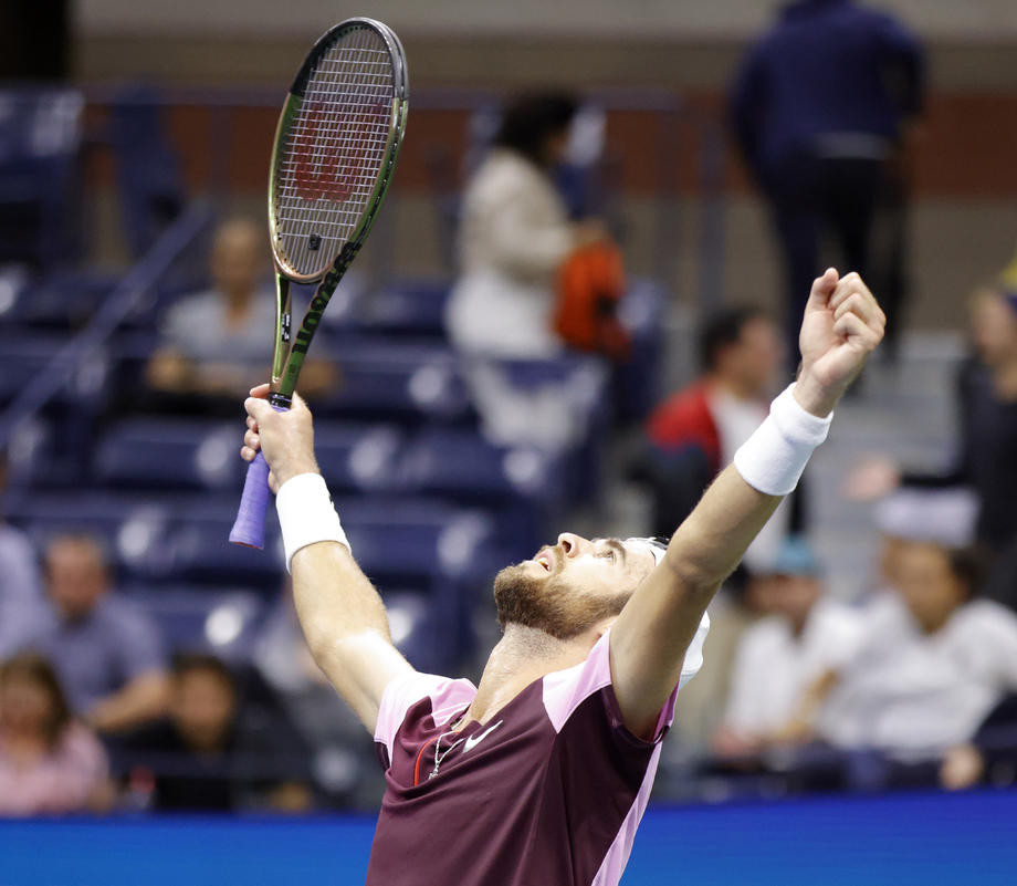 Khachanov izbacio Kyrgiosa, Garcia bolja od Gauff