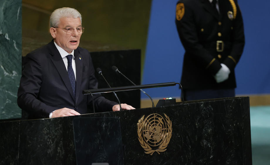 Džaferović: Sve sporove rješavati na principima međunarodnog prava