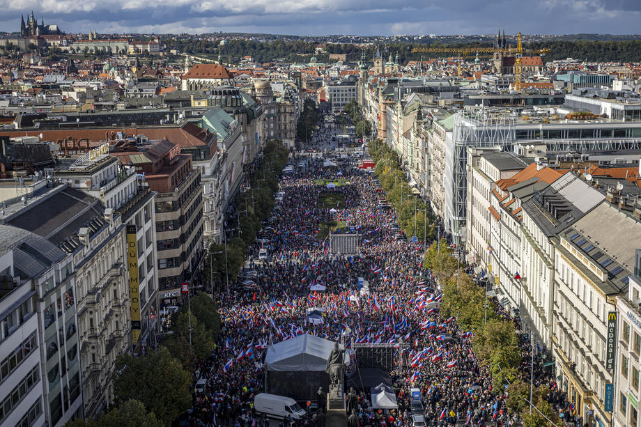 U Pragu protesti protiv vlade, građani traže niže cijene energenata