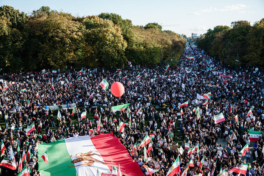 Više desetina hiljada ljudi u Berlinu poslalo poruke solidarnosti iranskim demonstrantima