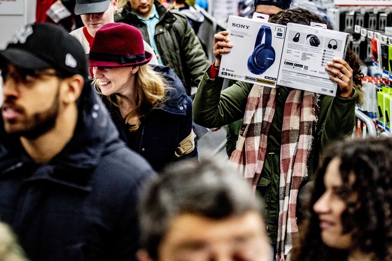 U Rotterdamu sa zvučnika na dronovima građani pozivani da idu kućama