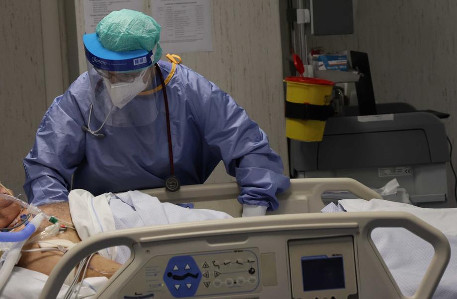 U Italiji potvrđena rekordna 853 smrtna slučaja od COVID-19