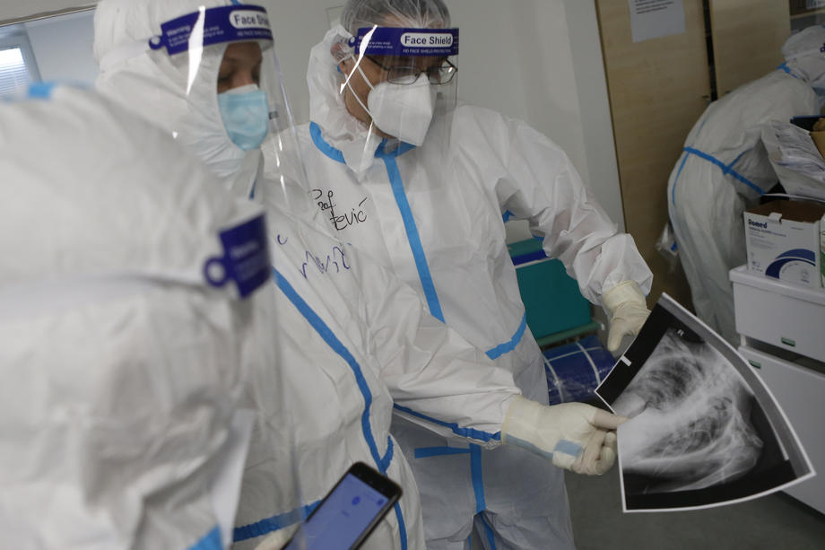 Srbija: Preminula još 51 osoba, 4.426 novozaraženih