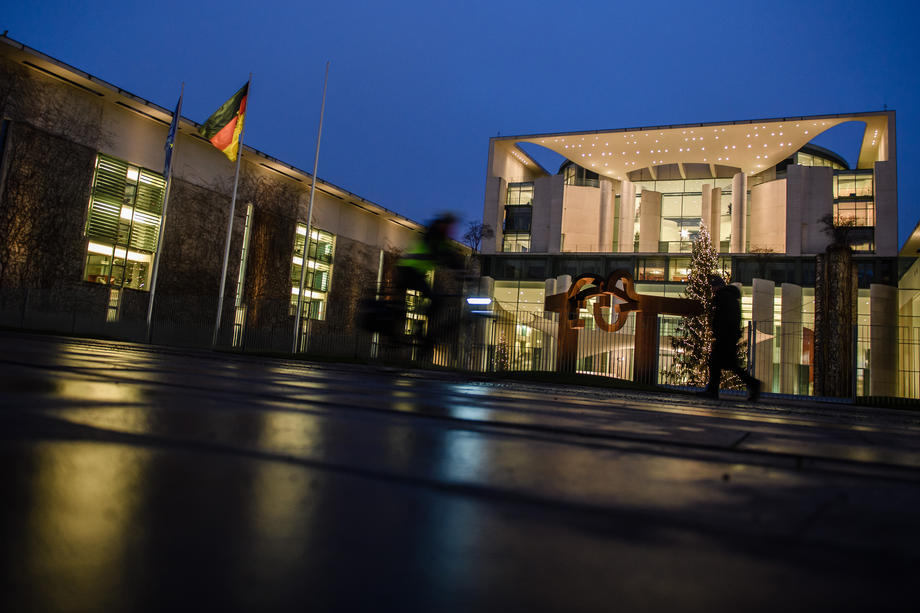 Njemačka najavljuje oštrija ograničenja u borbi protiv virusa