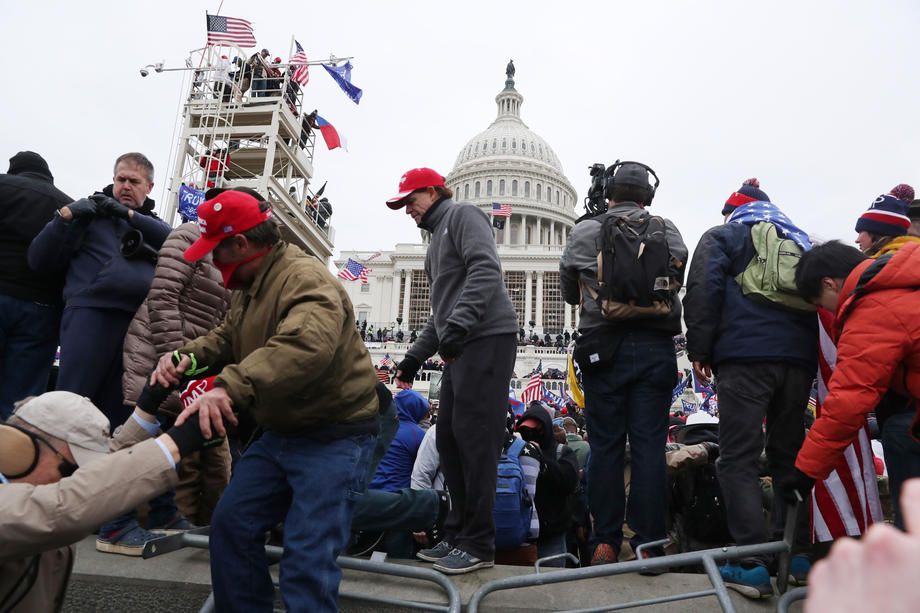 Biden zahtijeva procjenu opasnosti od domaćeg nasilnog ekstremizma u SAD-u