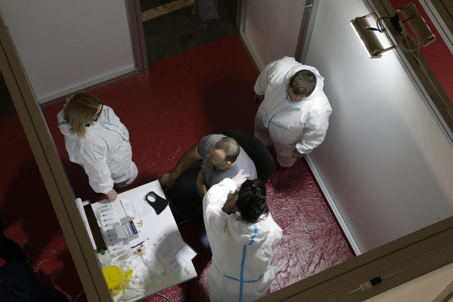 Srbija: Od utorka vakcinacija protiv koronavirusa samo na poziv