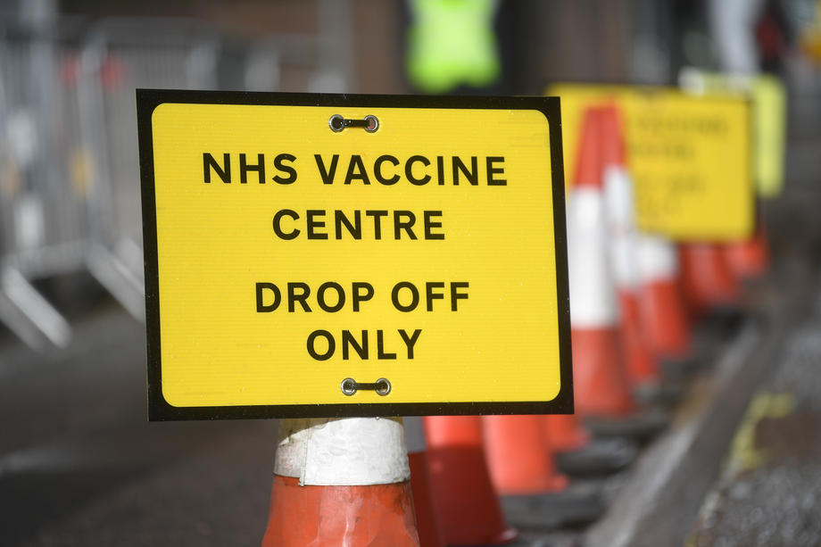 Ujedinjeno Kraljevstvo: Prve doze vakcina primilo deset miliona ljudi