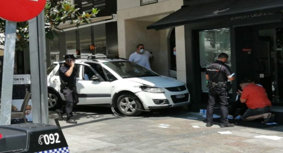 Španija: Automobil udario u baštu kafića, petoro povrijeđenih