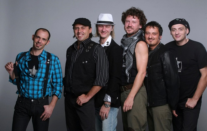 " Zabranjeno pušenje" tuži Neleta Karajlića