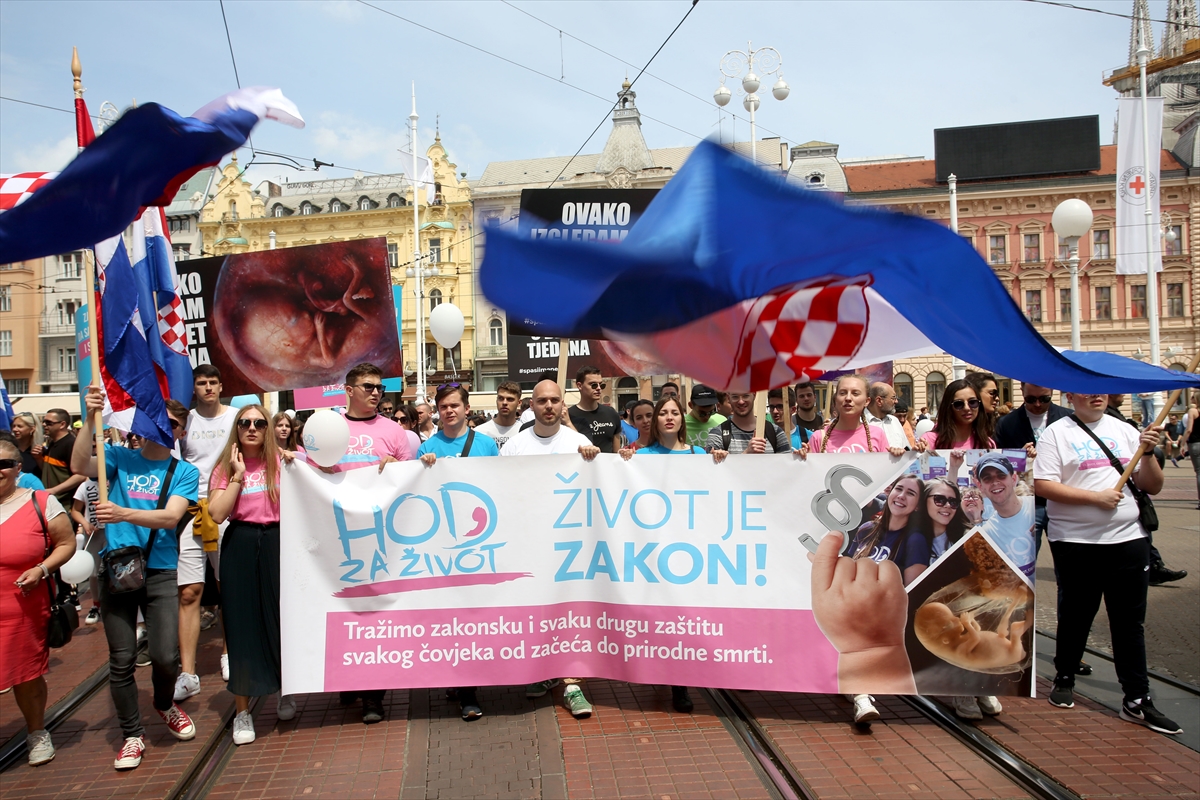 Nekoliko tisuća građana na skupu protiv abortusa u Zagrebu