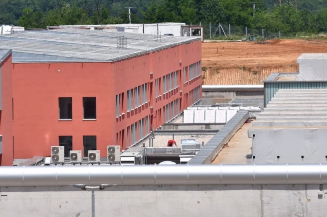 Osumnjičeni narko diler u zatvoru u Vojkovićima sebi zašio usta