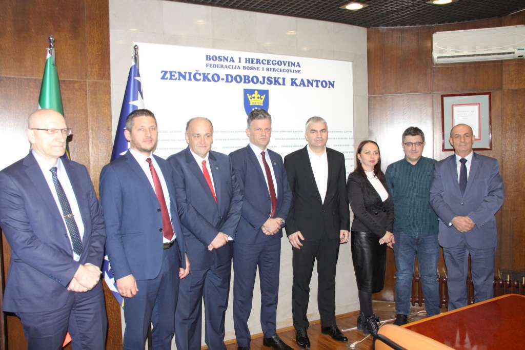 ZDK: Vlada potpisala novi kolektivni ugovor sa Sindikatom doktora medicine i stomatologije