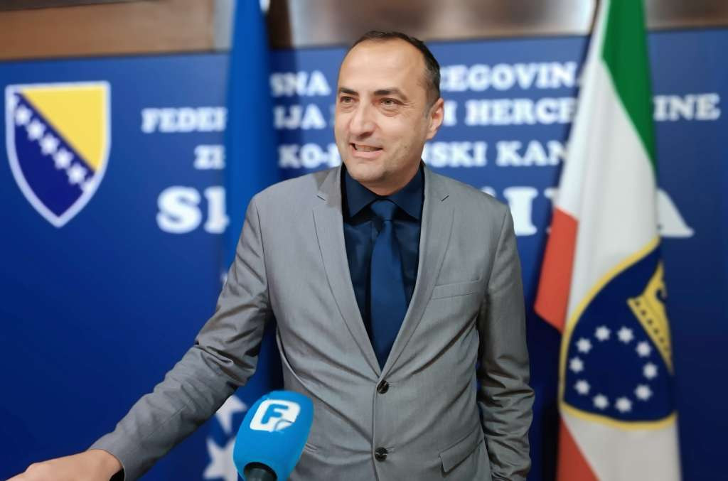 Usvojene izmjene i dopune Zakona o plaćama i naknadama u organima vlasti ZDK