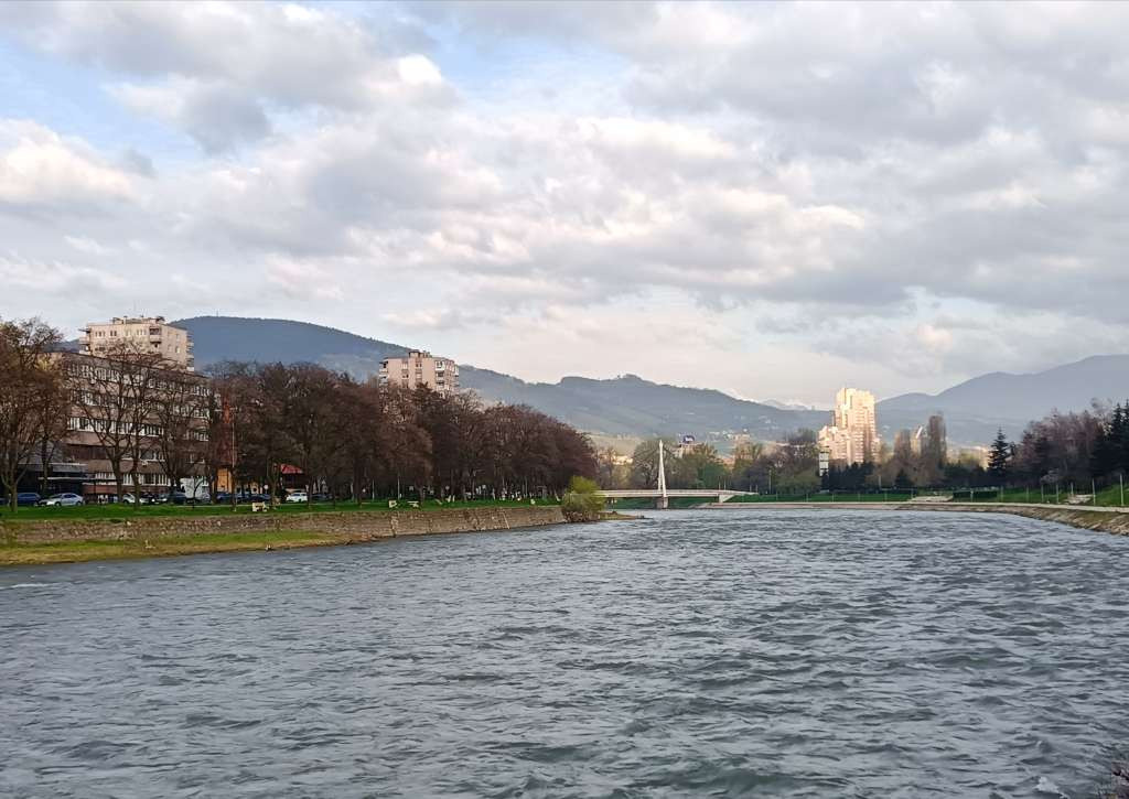 ZDK: U maju 540 osoba manje u potrazi za poslom u odnosu na april, povećan i broj zaposlenih