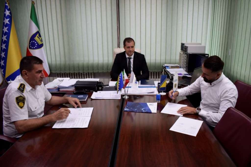 MUP ZDK: Zaključen ugovor o nabavci tri borbena vozila