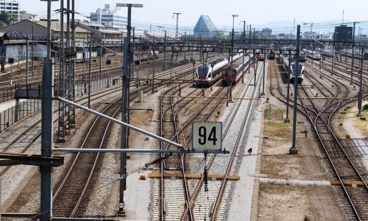 U željezničkoj nesreći kod Zenice teže povrijeđen pružni radnik