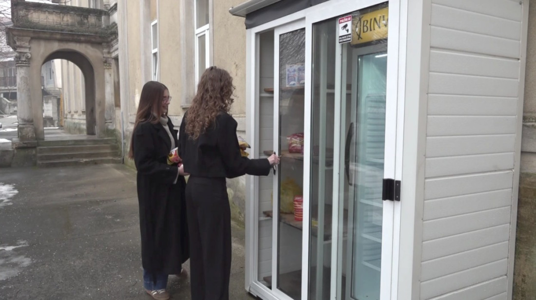 'Hladnjak dobrote': Livanjski gimnazijalci dosad podijelili pet tona hrane ugroženima