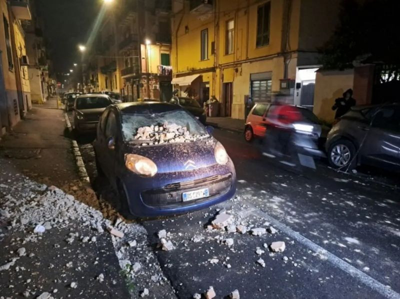 Zemljotres u Napulju, stanovnici proveli noć na ulicama