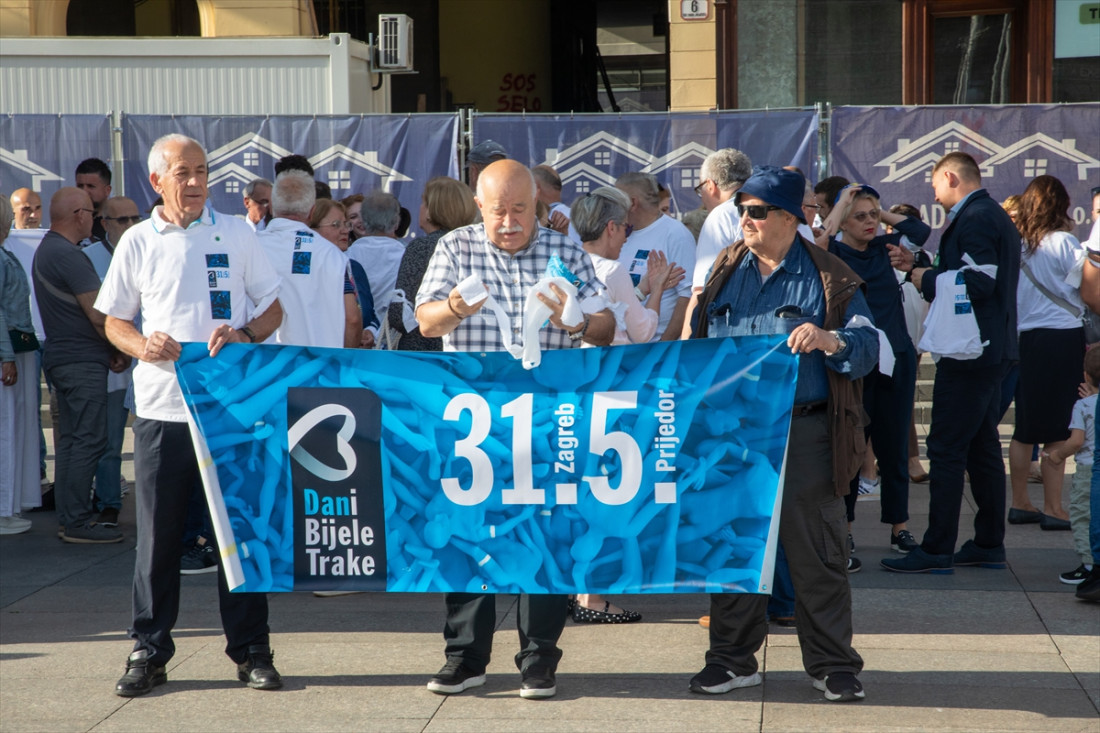U Zagrebu obilježen Dan bijelih traka u znak sjećanja na prijedorske žrtve