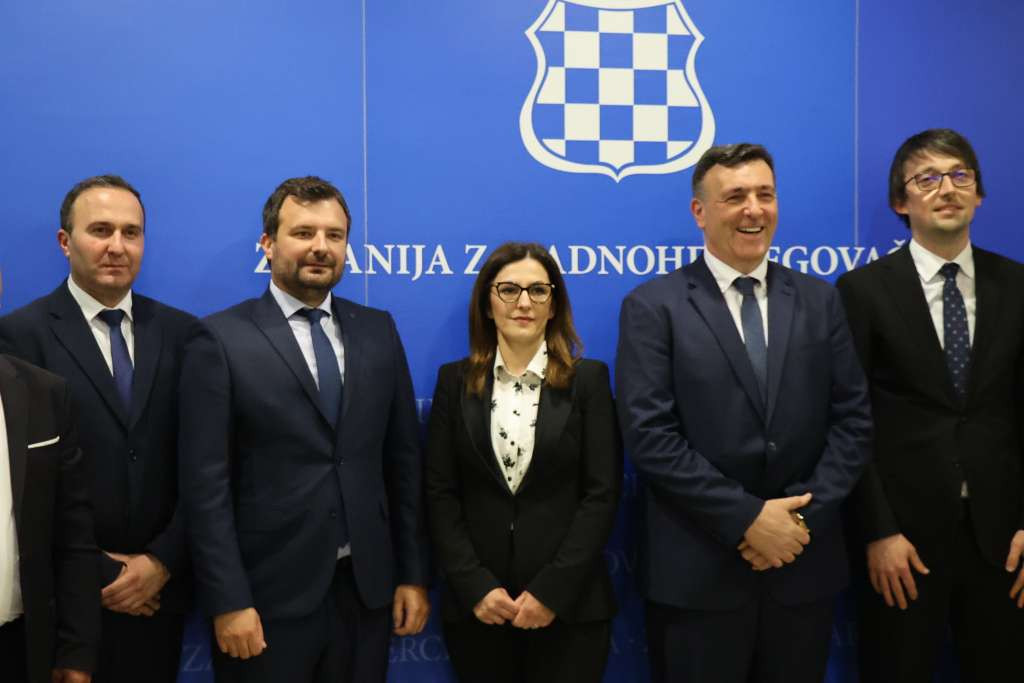 Održana konstituirajuća sjednica Vlade ZHK
