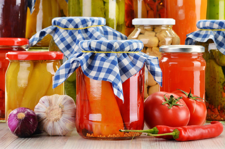 Pripremiti ili kupiti zimnicu - šta je isplativije?