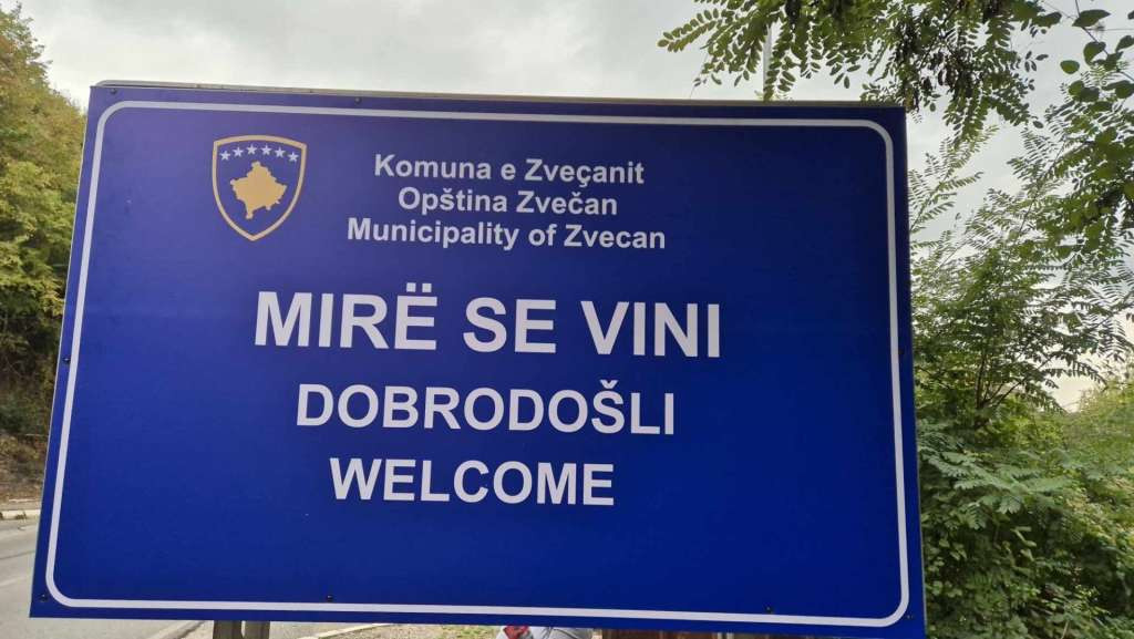 Na cesti Sjeverna Mitrovica - Zvečan uklonjene stare ćirilične i postavljene nove latinične table